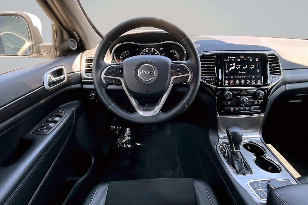 Thumbnail: 2022 Jeep Grand Cherokee - 14