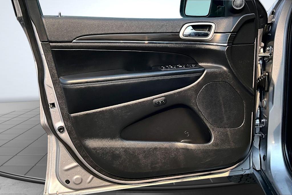 Thumbnail: 2021 Jeep Grand Cherokee - 28