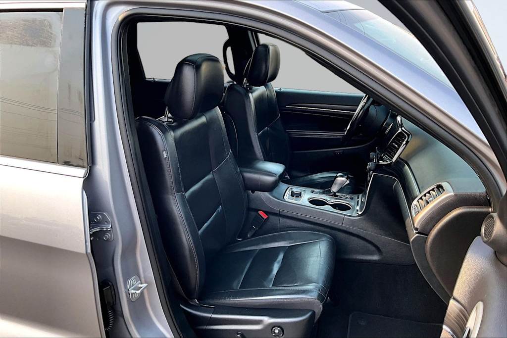 Thumbnail: 2021 Jeep Grand Cherokee - 12