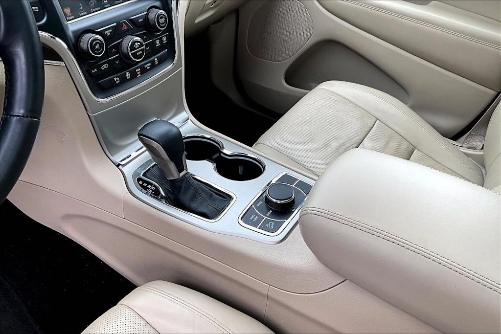 Thumbnail: 2017 Jeep Grand Cherokee - 17