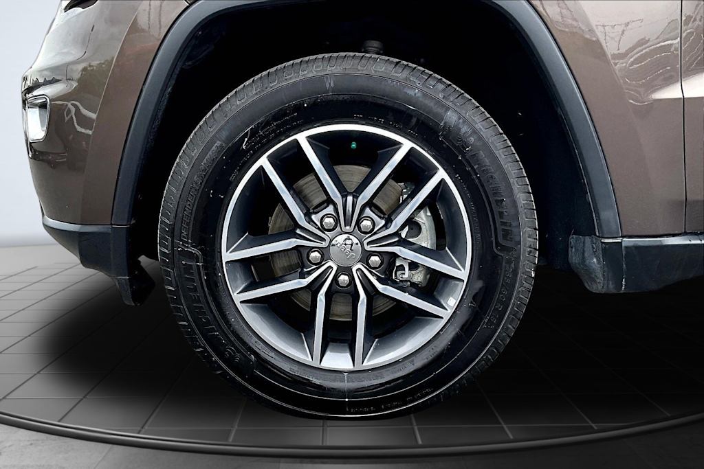 Thumbnail: 2017 Jeep Grand Cherokee - 8