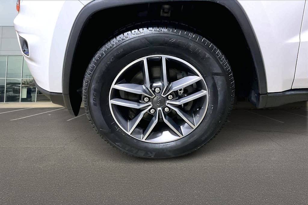 Thumbnail: 2020 Jeep Grand Cherokee - 8