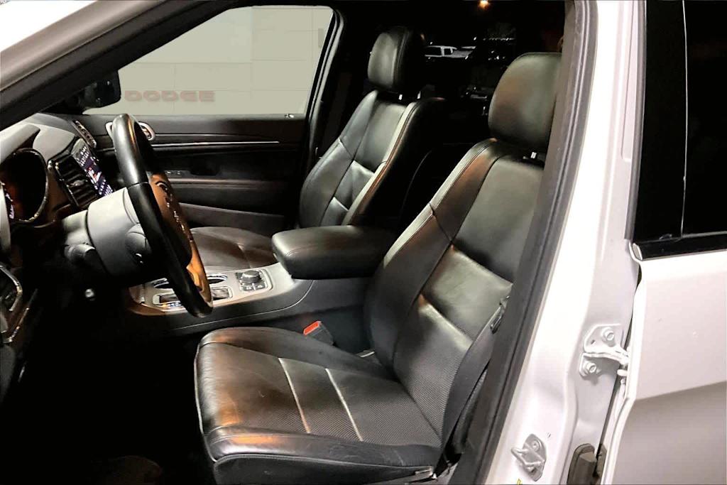 Thumbnail: 2020 Jeep Grand Cherokee - 11