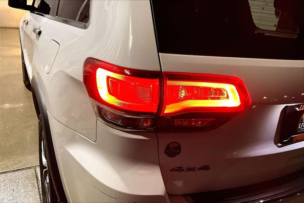 Thumbnail: 2020 Jeep Grand Cherokee - 32