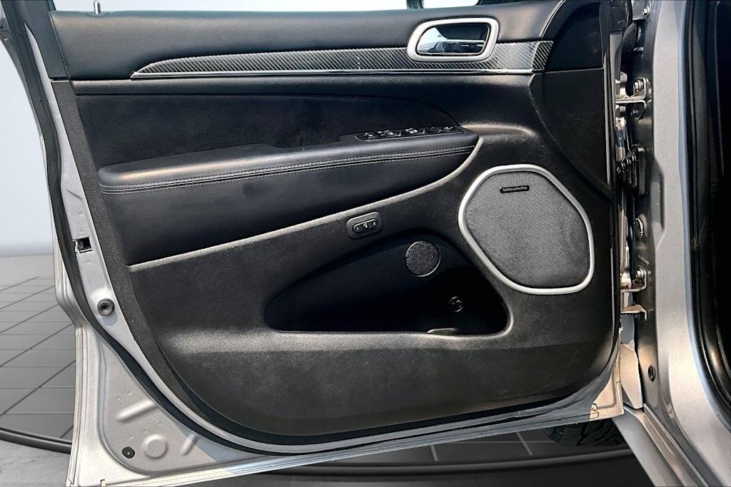 Thumbnail: 2018 Jeep Grand Cherokee - 28