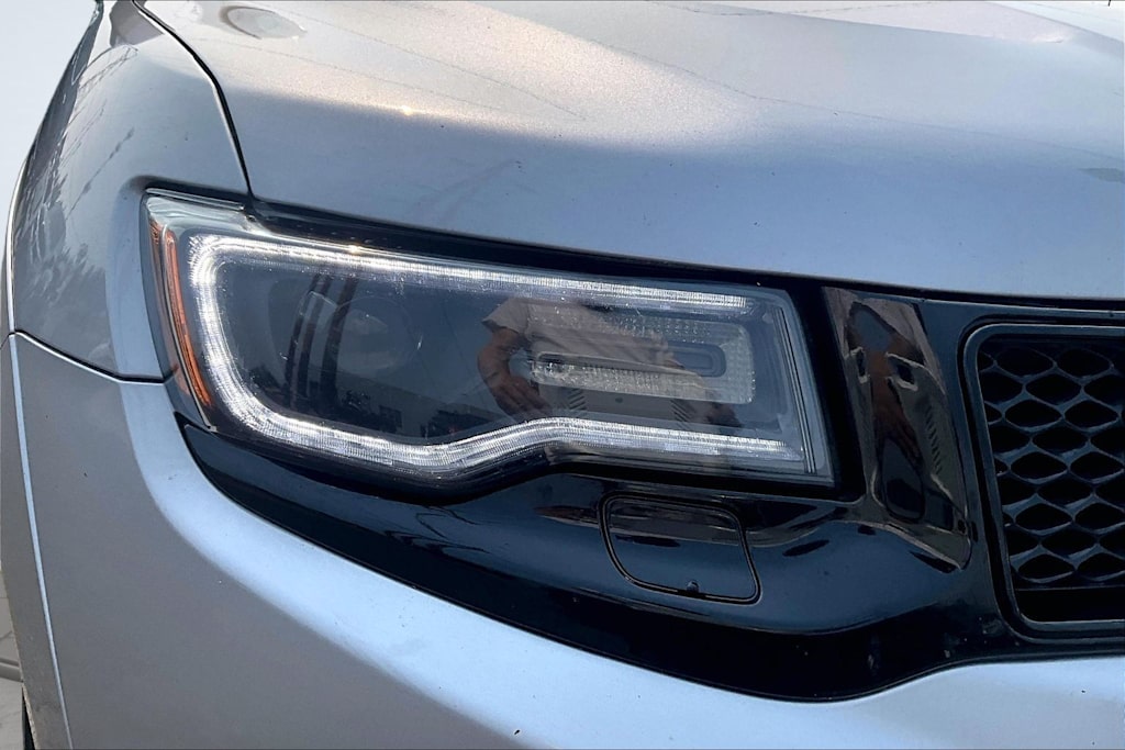 Thumbnail: 2018 Jeep Grand Cherokee - 31