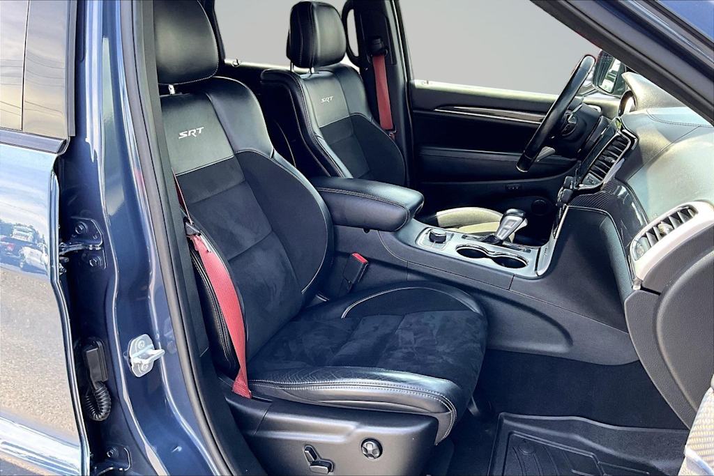Thumbnail: 2019 Jeep Grand Cherokee - 12