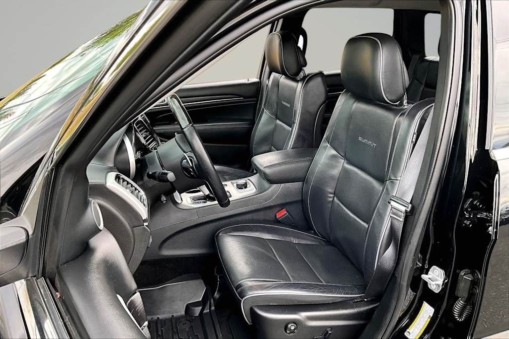 Thumbnail: 2019 Jeep Grand Cherokee - 11