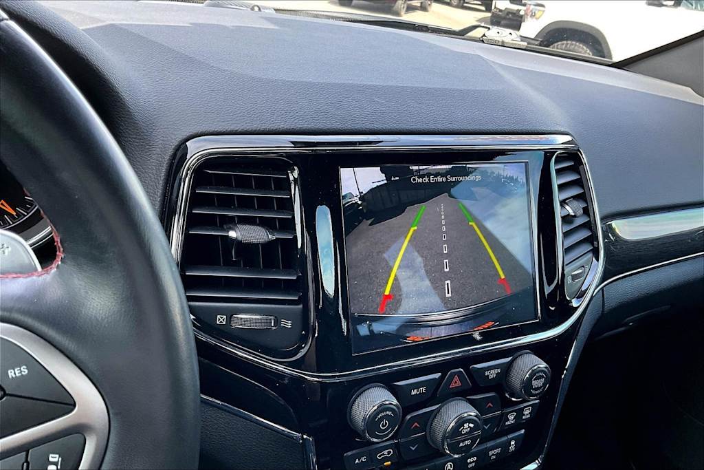 Thumbnail: 2020 Jeep Grand Cherokee - 16