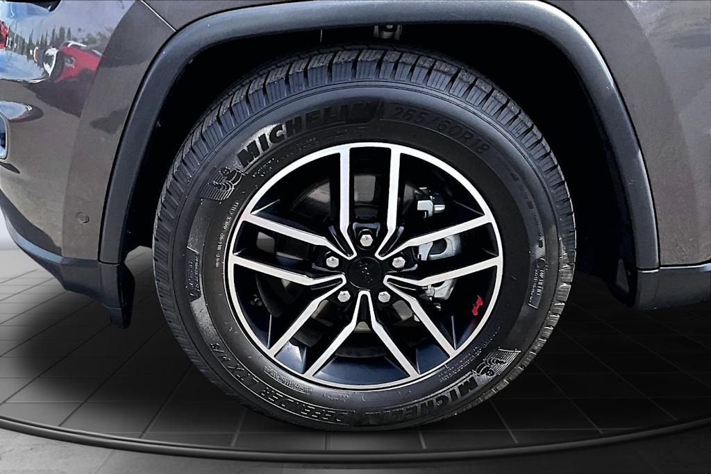 Thumbnail: 2020 Jeep Grand Cherokee - 8