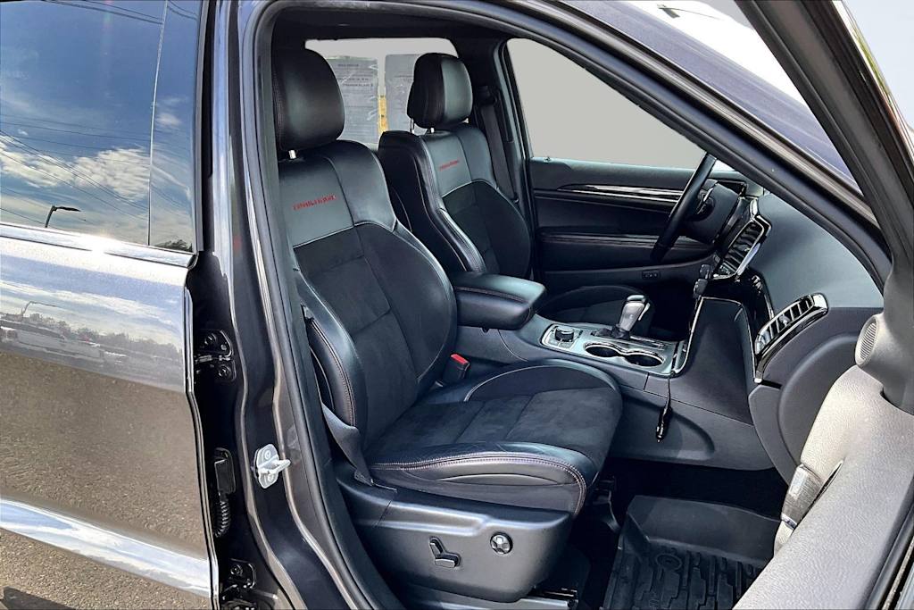 Thumbnail: 2020 Jeep Grand Cherokee - 12