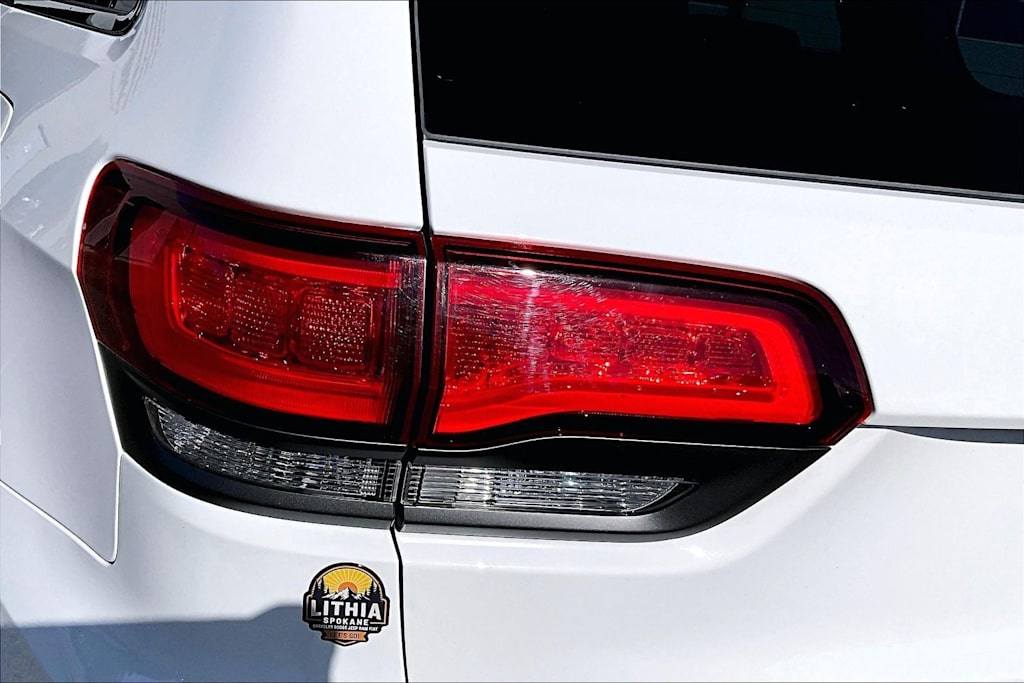 Thumbnail: 2020 Jeep Grand Cherokee - 32
