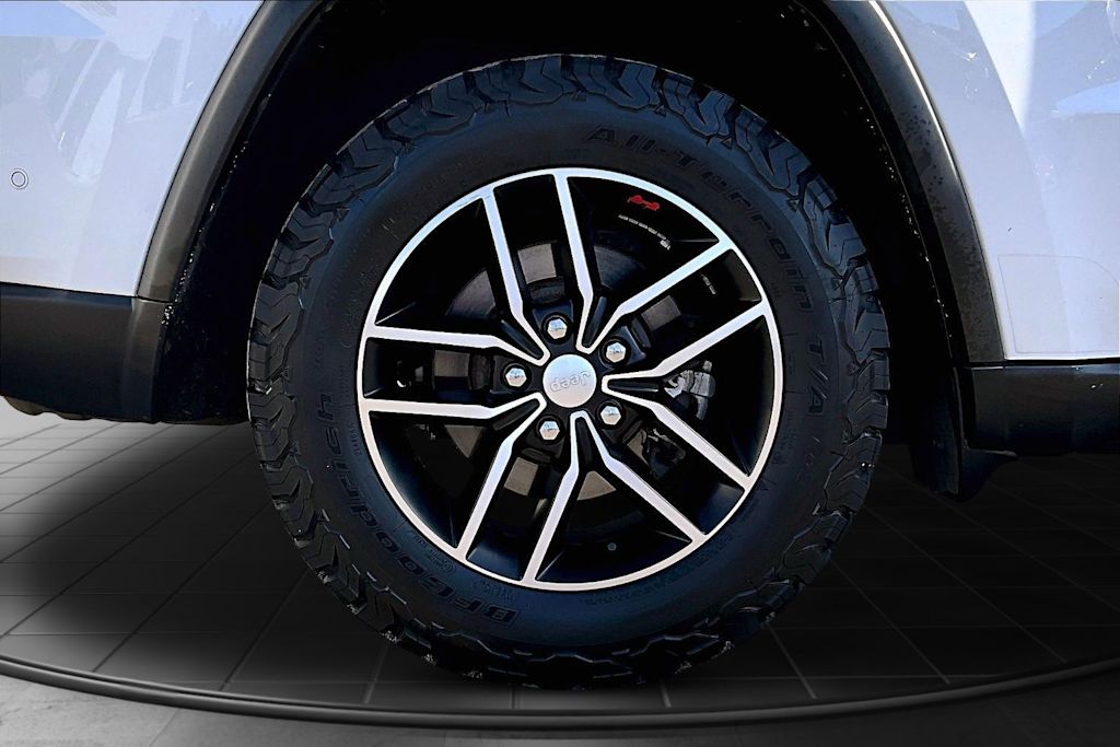 Thumbnail: 2020 Jeep Grand Cherokee - 35