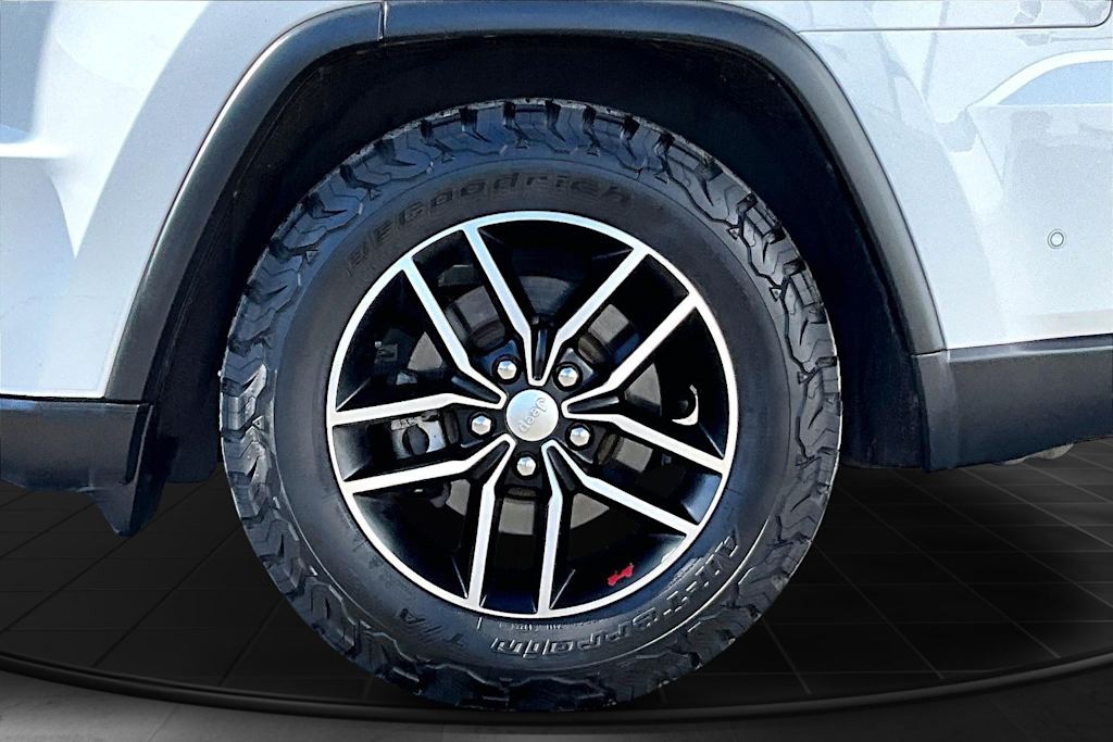 Thumbnail: 2020 Jeep Grand Cherokee - 36