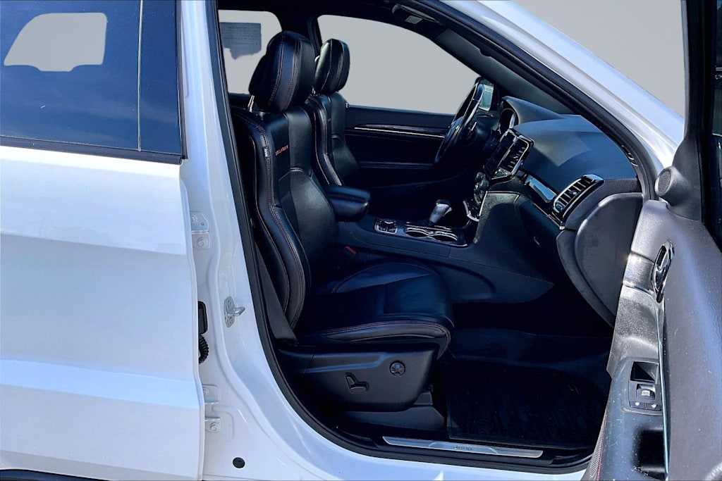 Thumbnail: 2020 Jeep Grand Cherokee - 19
