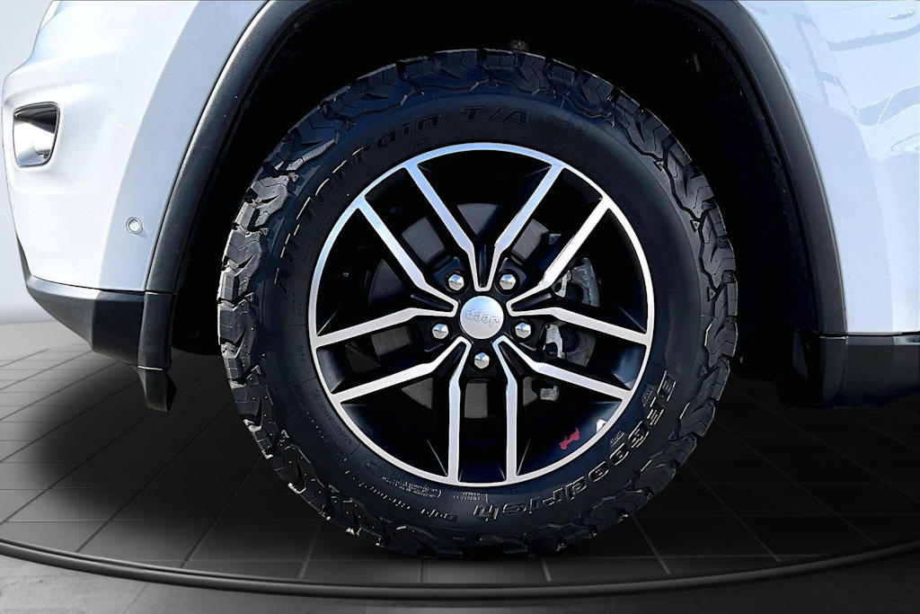 Thumbnail: 2020 Jeep Grand Cherokee - 8