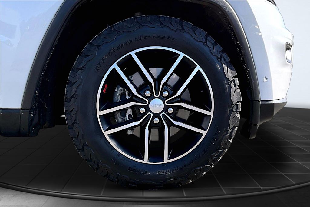 Thumbnail: 2020 Jeep Grand Cherokee - 34
