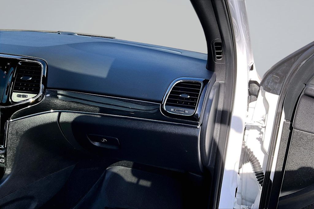 Thumbnail: 2020 Jeep Grand Cherokee - 24