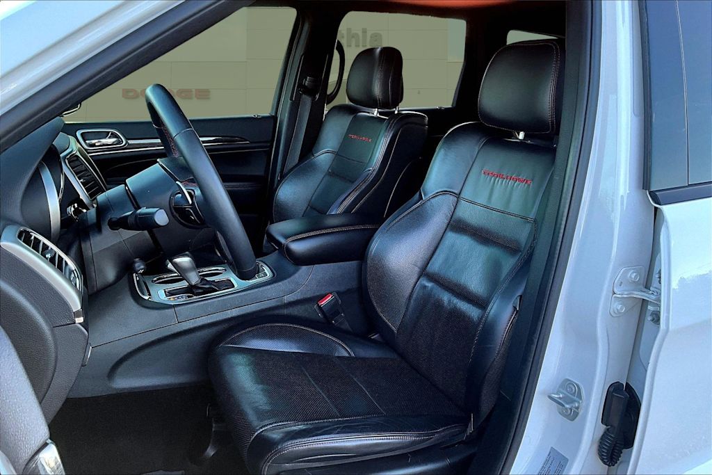 Thumbnail: 2017 Jeep Grand Cherokee - 10