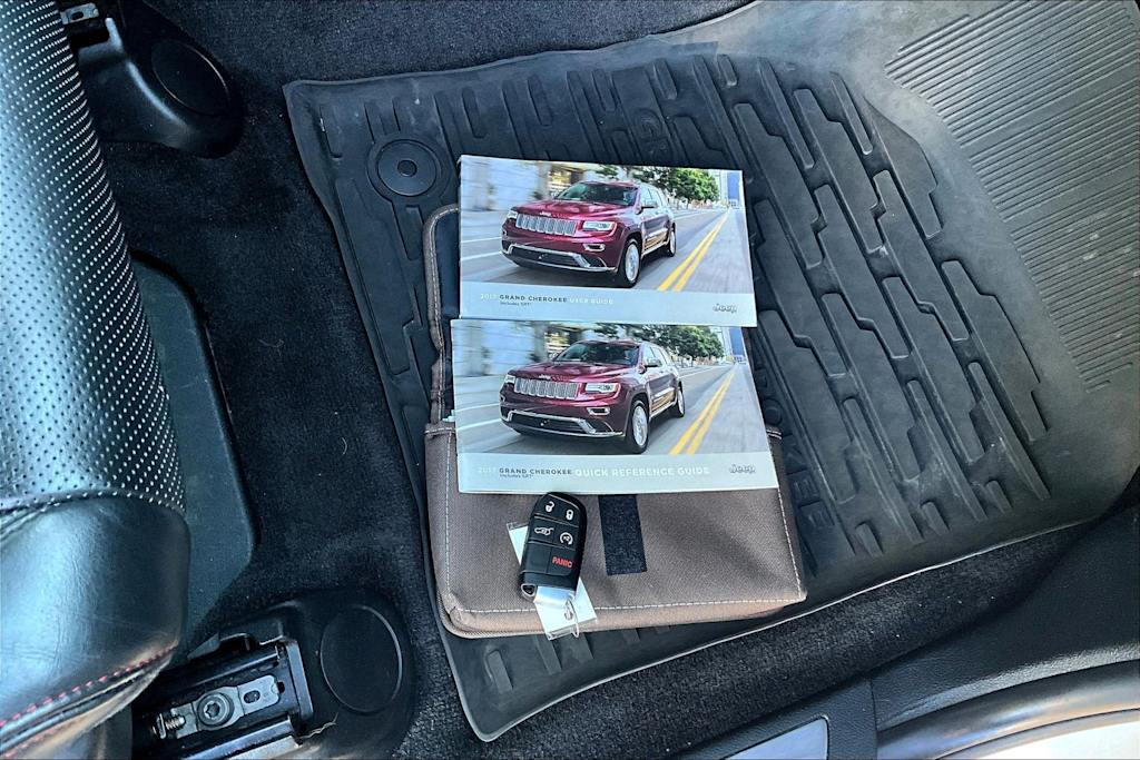 Thumbnail: 2017 Jeep Grand Cherokee - 22