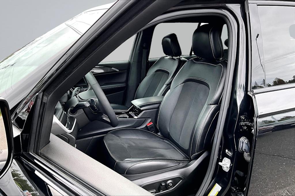 Thumbnail: 2023 Jeep Grand Cherokee - 19