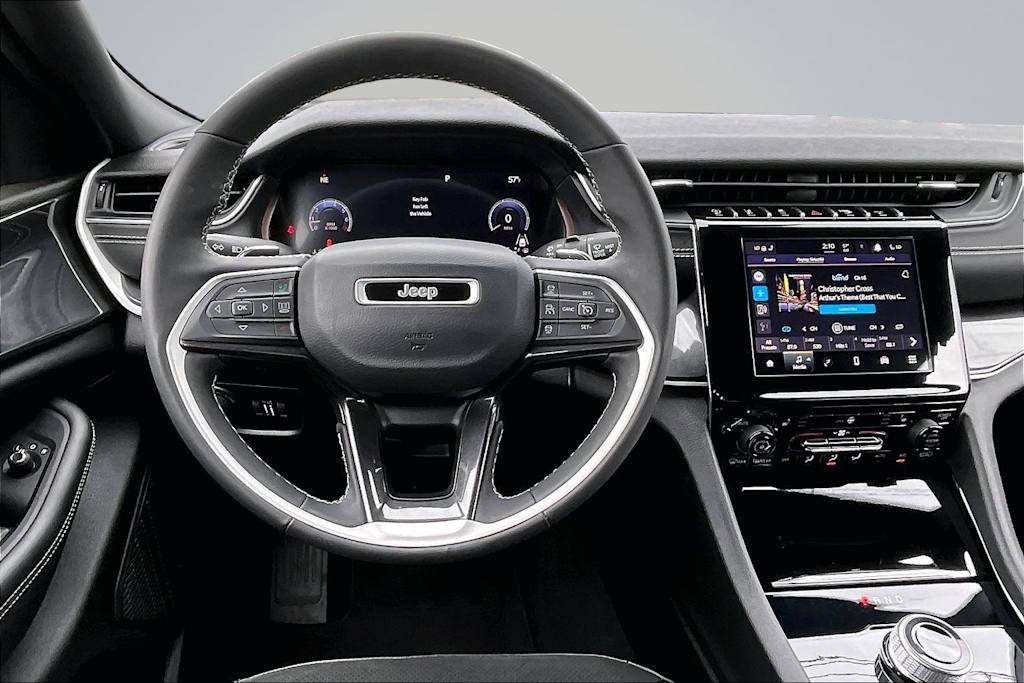 Thumbnail: 2023 Jeep Grand Cherokee - 14