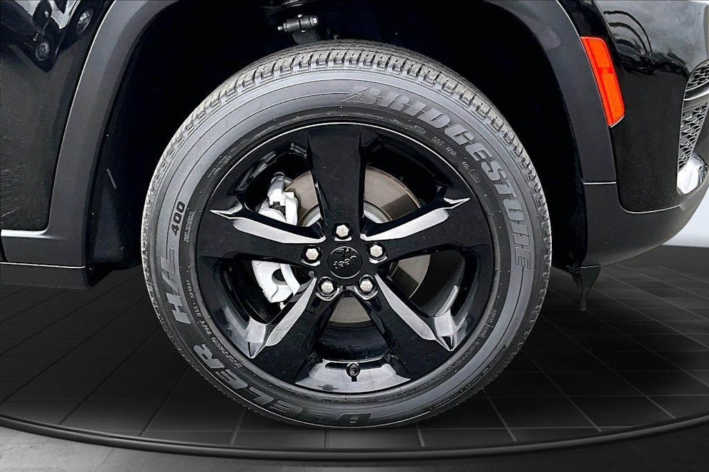 Thumbnail: 2023 Jeep Grand Cherokee - 34