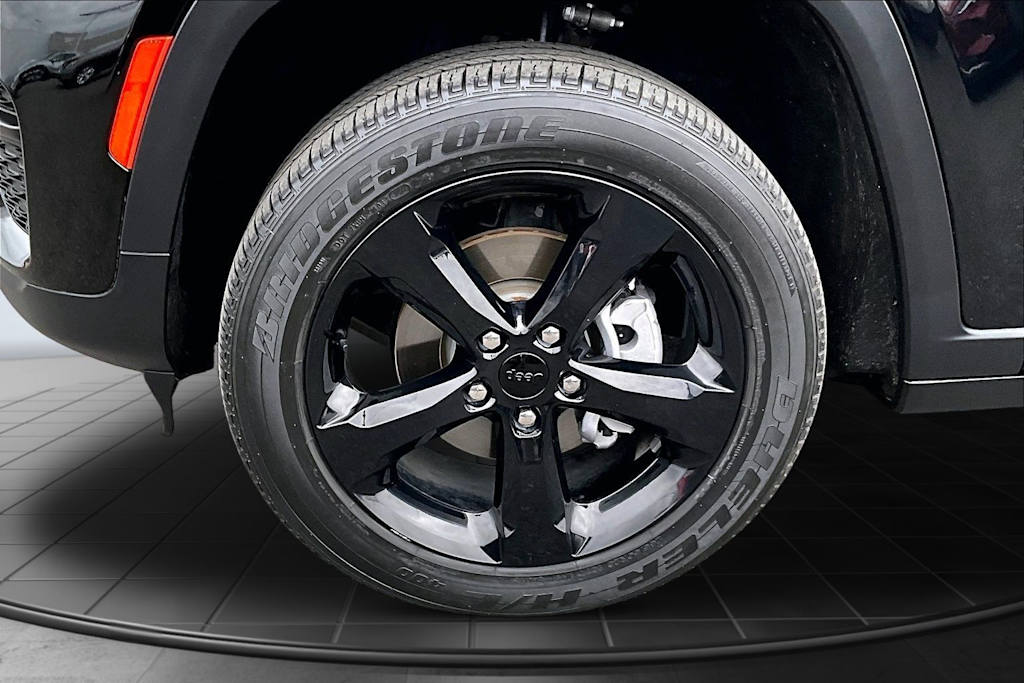 Thumbnail: 2023 Jeep Grand Cherokee - 8
