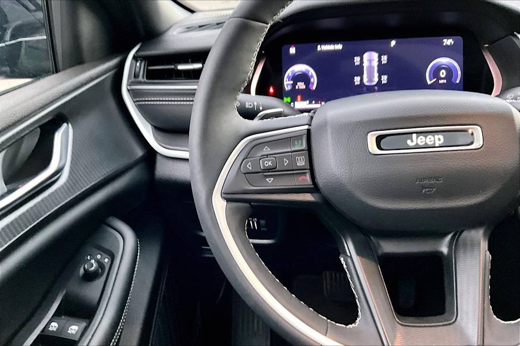 Thumbnail: 2023 Jeep Grand Cherokee - 26