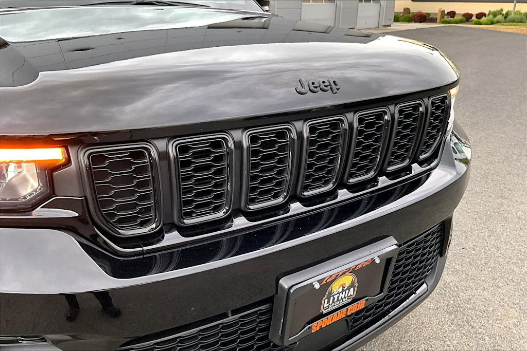 Thumbnail: 2023 Jeep Grand Cherokee - 33