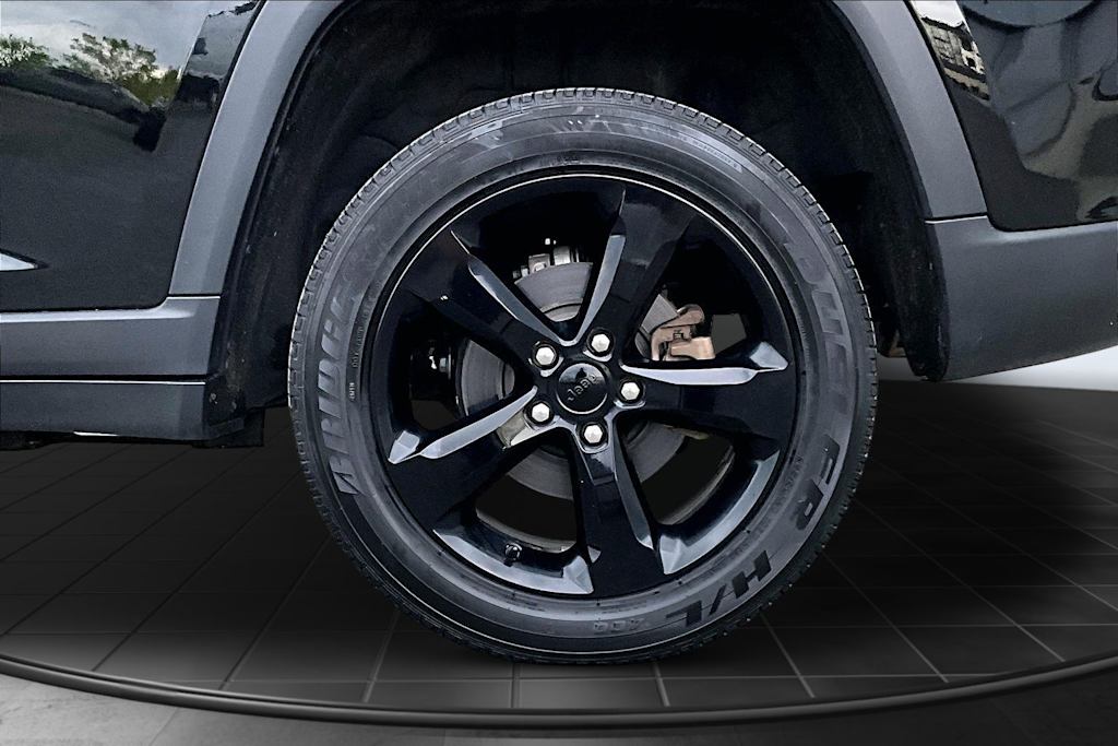 Thumbnail: 2023 Jeep Grand Cherokee - 35
