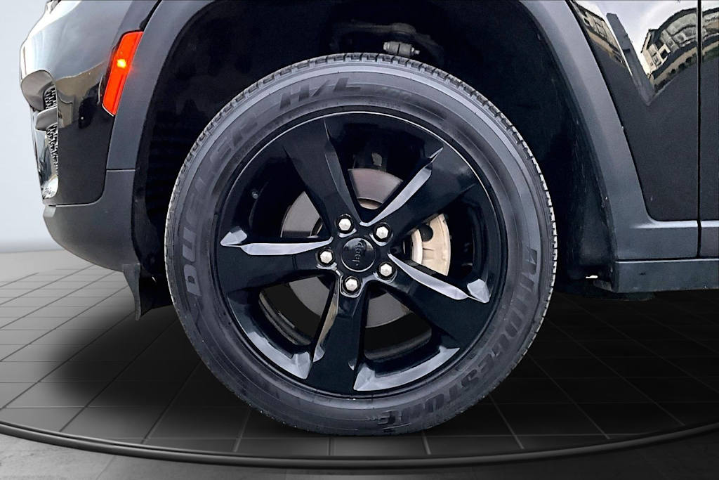 Thumbnail: 2023 Jeep Grand Cherokee - 7