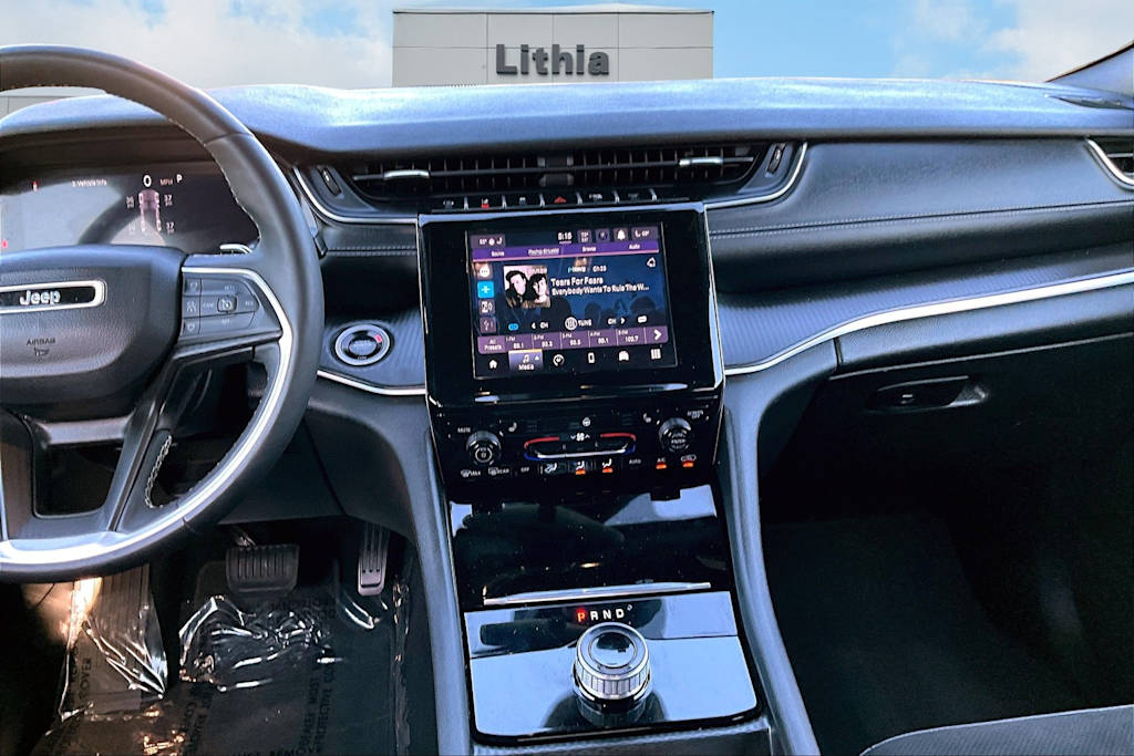 Thumbnail: 2024 Jeep Grand Cherokee - 14