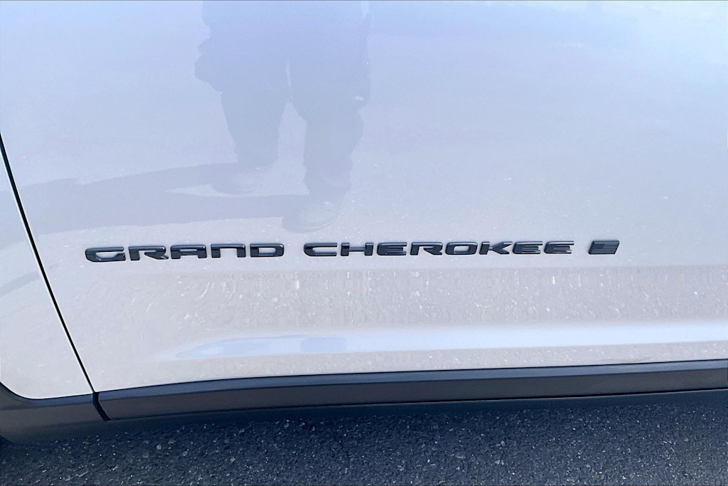 Thumbnail: 2024 Jeep Grand Cherokee - 7