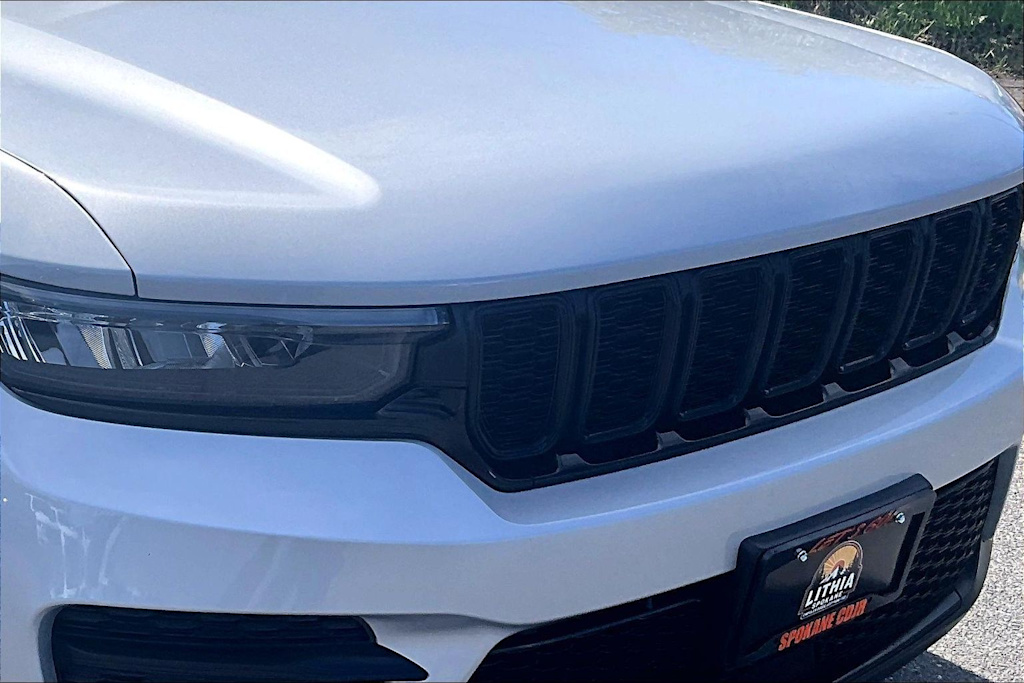 Thumbnail: 2024 Jeep Grand Cherokee - 33