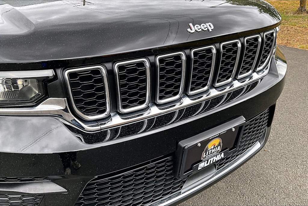 Thumbnail: 2023 Jeep Grand Cherokee - 33