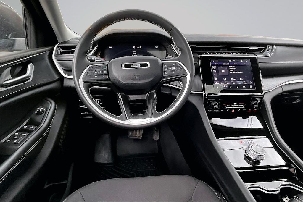 Thumbnail: 2023 Jeep Grand Cherokee - 14