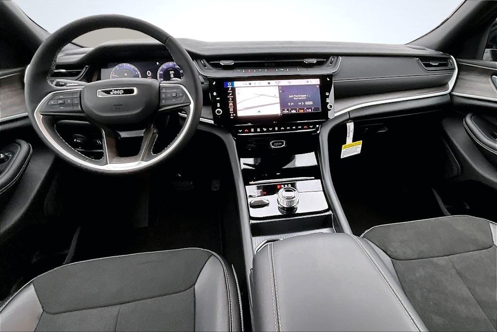 Thumbnail: 2026 Jeep Grand Cherokee - 9