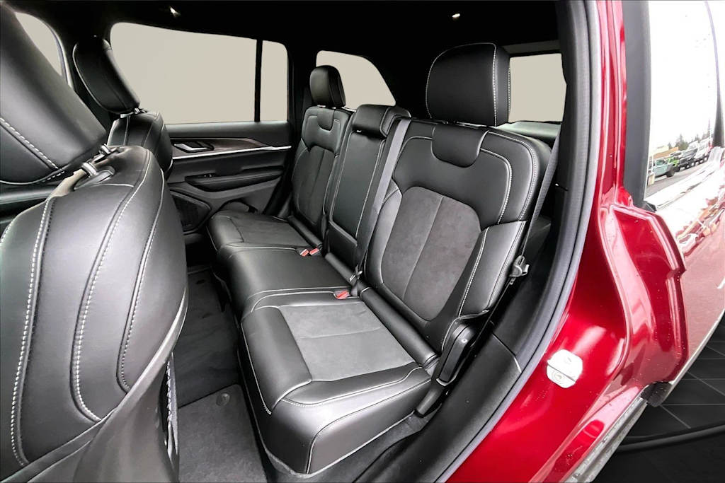 Thumbnail: 2026 Jeep Grand Cherokee - 12