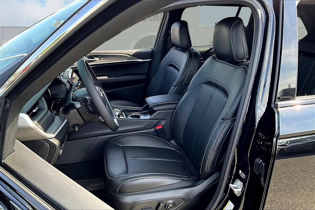 Thumbnail: 2025 Jeep Grand Cherokee - 10