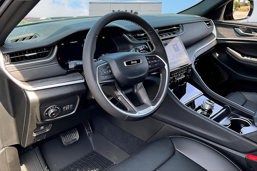 Thumbnail: 2025 Jeep Grand Cherokee - 2