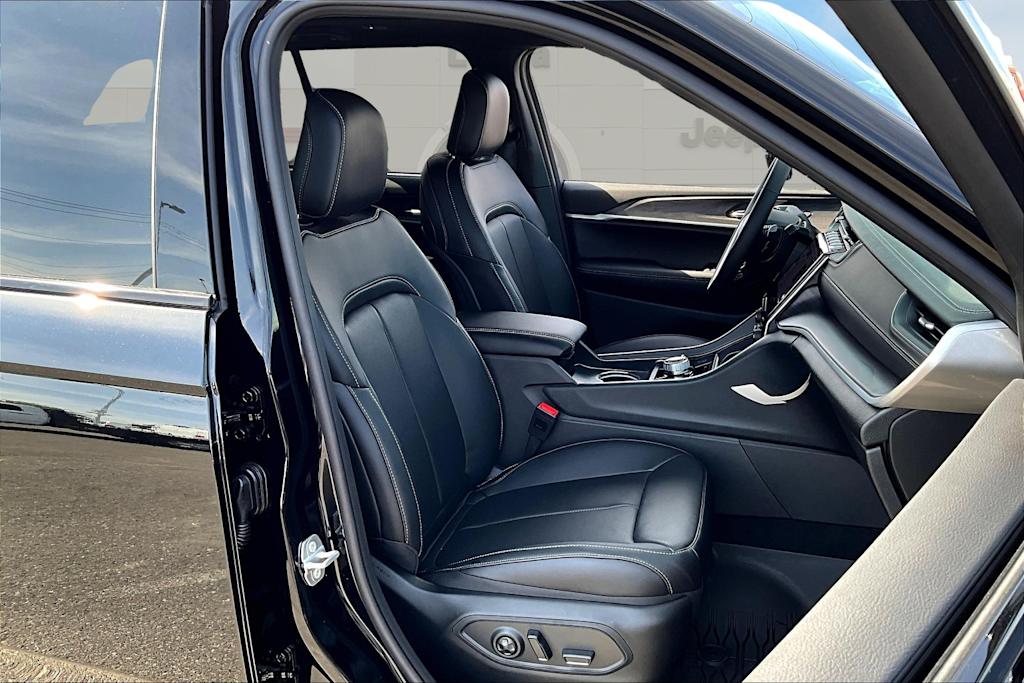 Thumbnail: 2025 Jeep Grand Cherokee - 11