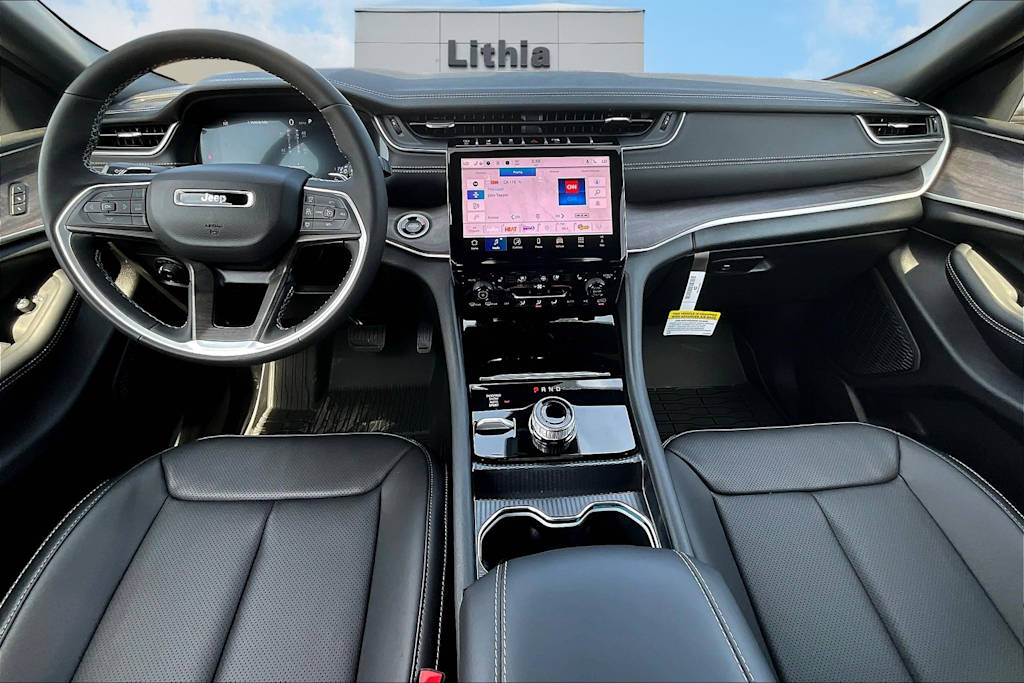 Thumbnail: 2025 Jeep Grand Cherokee - 9