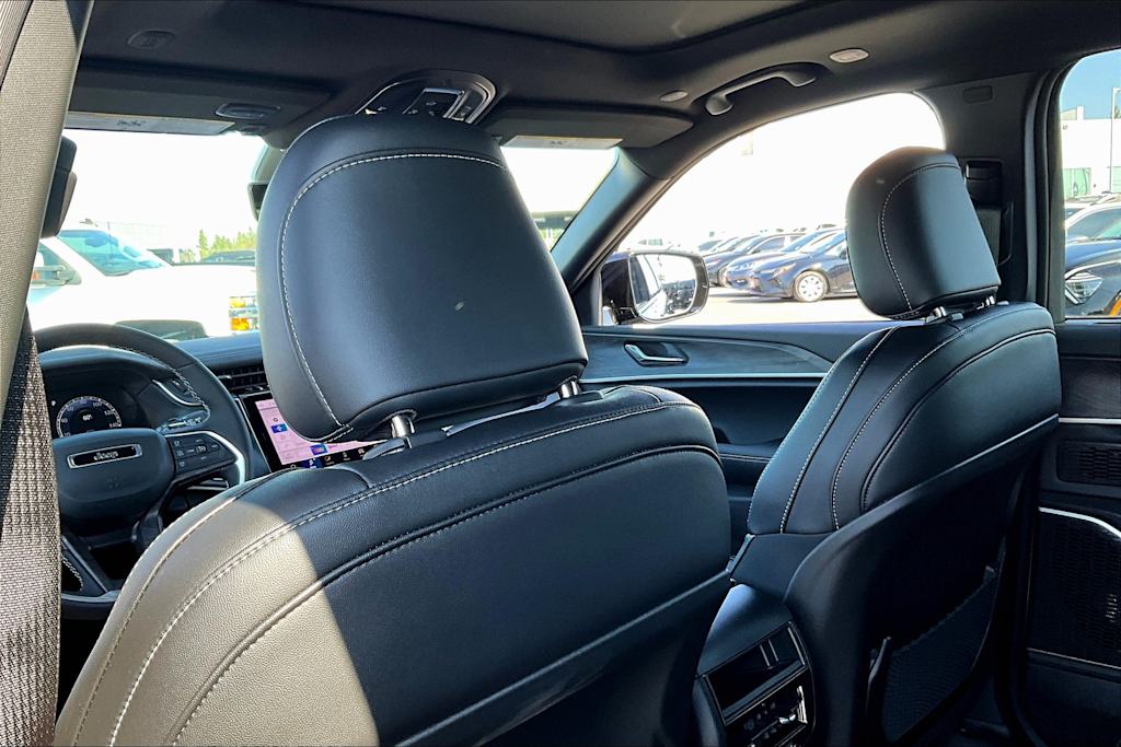 Thumbnail: 2025 Jeep Grand Cherokee - 12