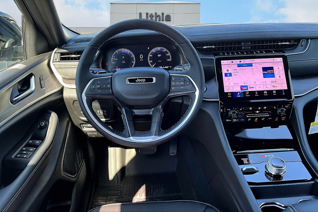 Thumbnail: 2025 Jeep Grand Cherokee - 14