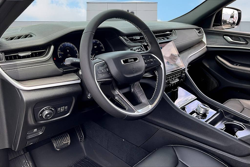 Thumbnail: 2025 Jeep Grand Cherokee - 2