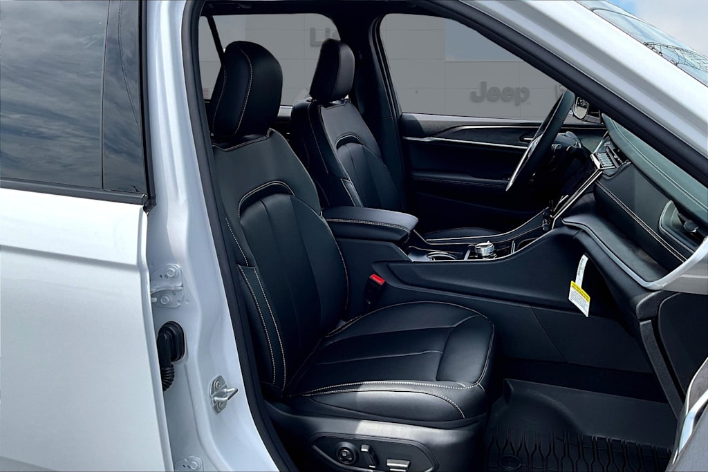 Thumbnail: 2025 Jeep Grand Cherokee - 11