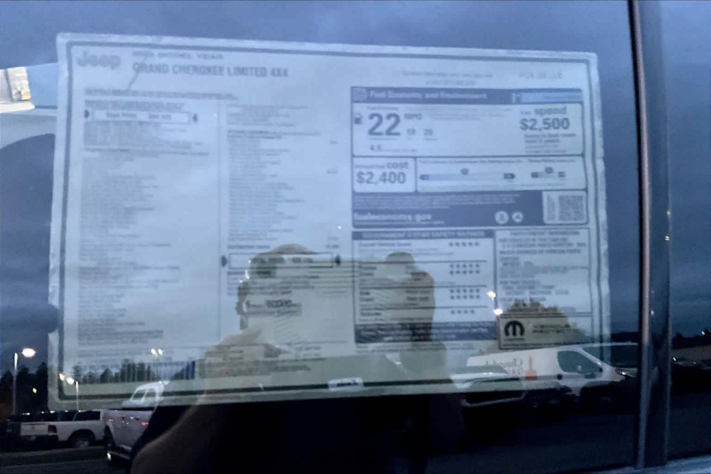 Thumbnail: 2025 Jeep Grand Cherokee - 19