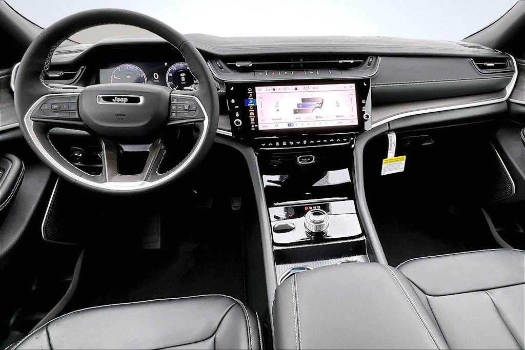 Thumbnail: 2026 Jeep Grand Cherokee - 8