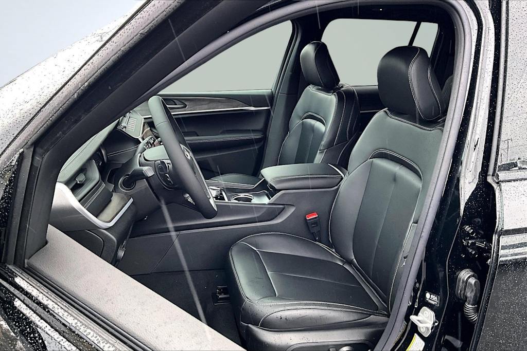 Thumbnail: 2026 Jeep Grand Cherokee - 9